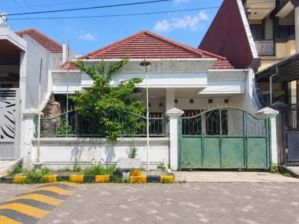 Dijual rumah butuh renovasi sutorejo selatan