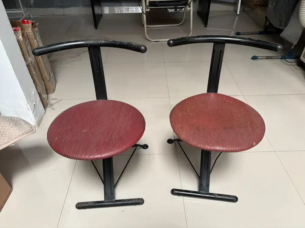 Kursi Besi Serbaguna