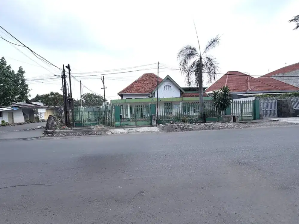 Dijual Rumah Vintage Klampis
