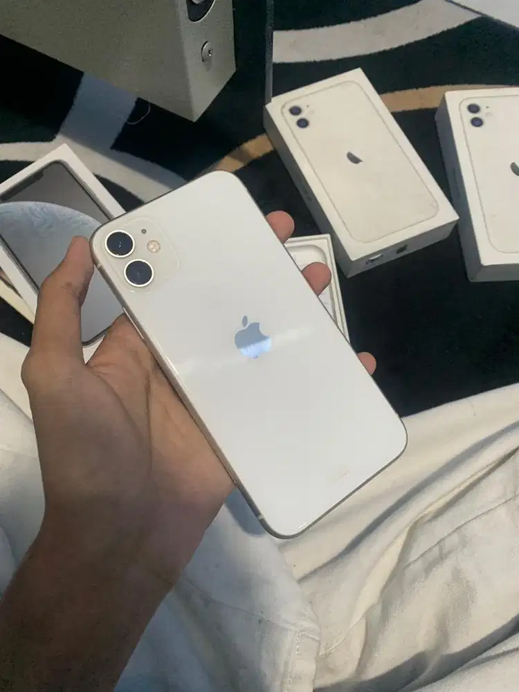IPHONE 11 WHITE