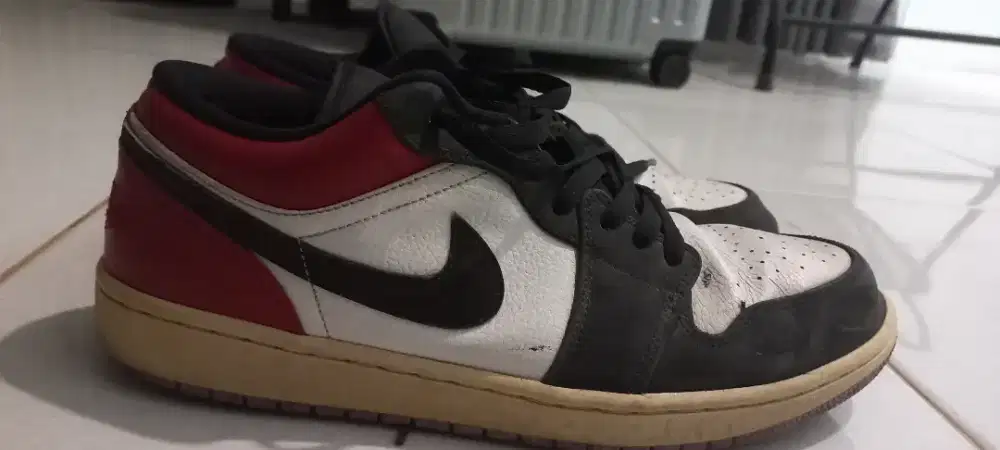 Air Jordan 1 Low Black Toe