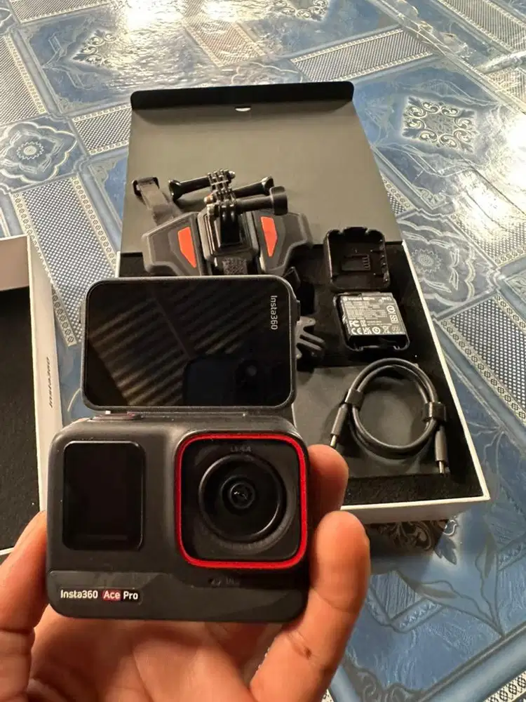 Kamera action came insta360 ace pro motocicle series