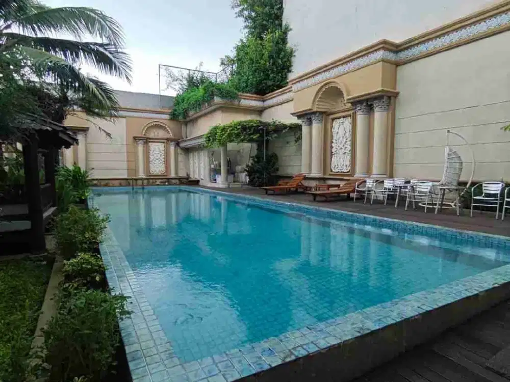 Dijual Rumah 2 lantai di Jl Serayu Surabaya Pusat