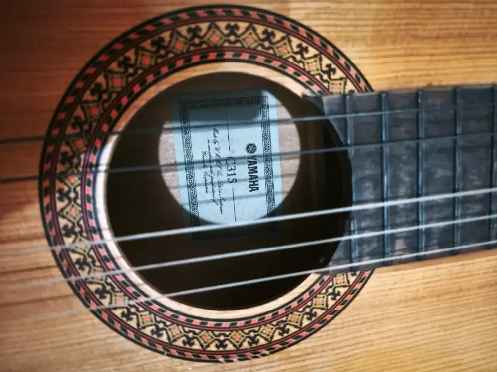 Gitar yamaha nilon
