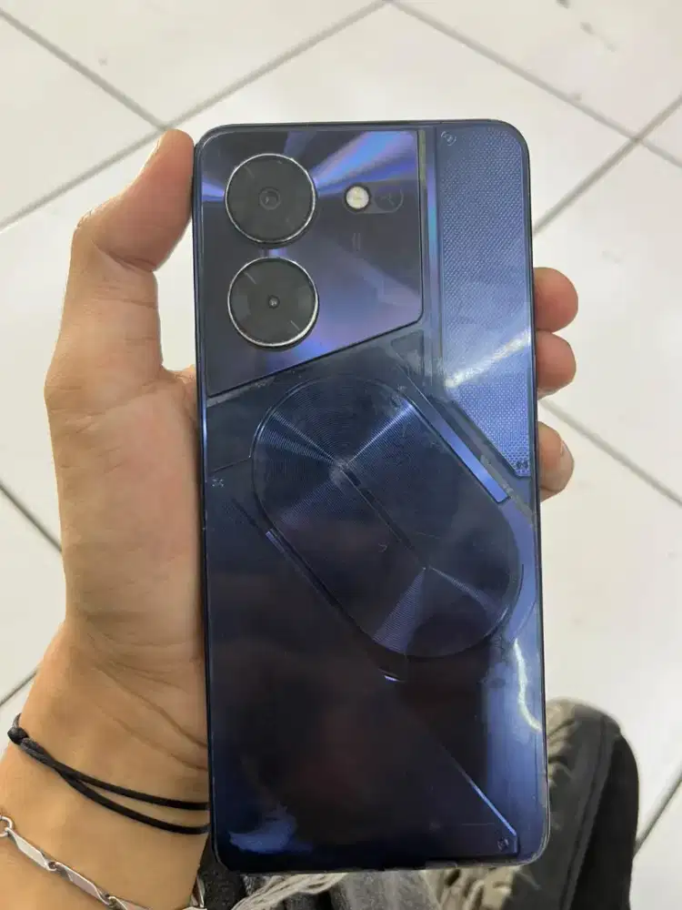 Pova 5pro 8/256gb