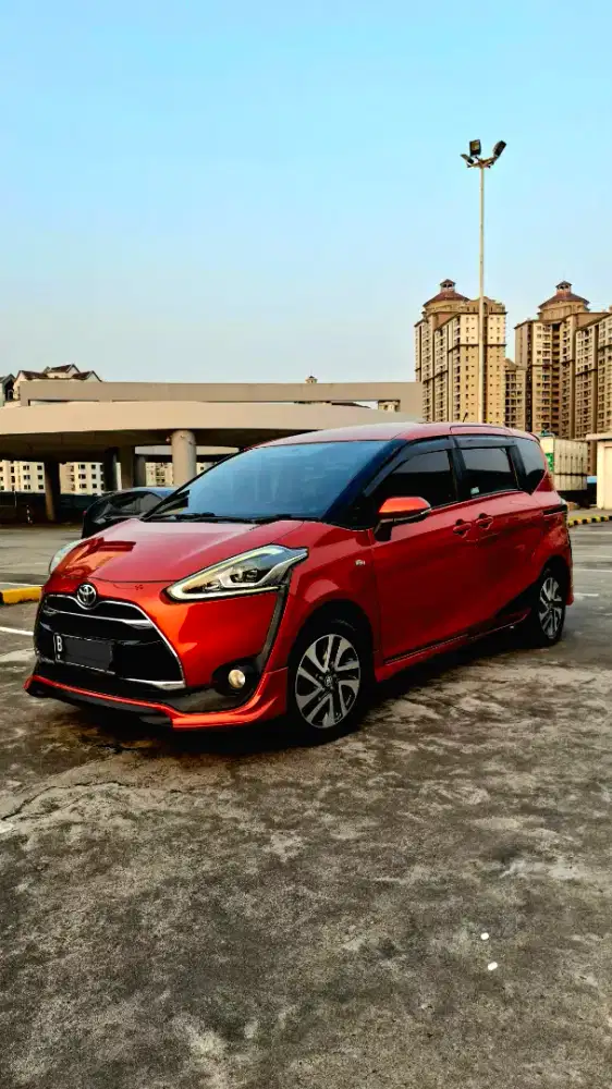 Toyota Sienta 1.5 Q matic Record Resmi, Istimewa, KM Rendah (82rb)
