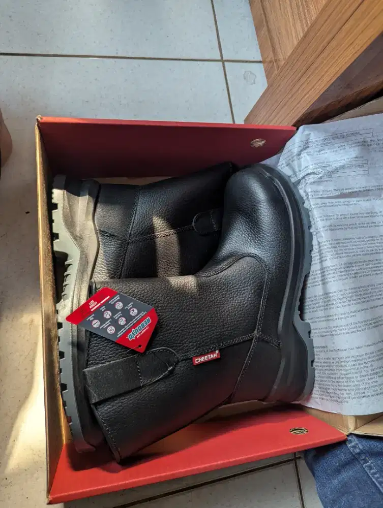 Sepatu Safety Cheetah (Baru)