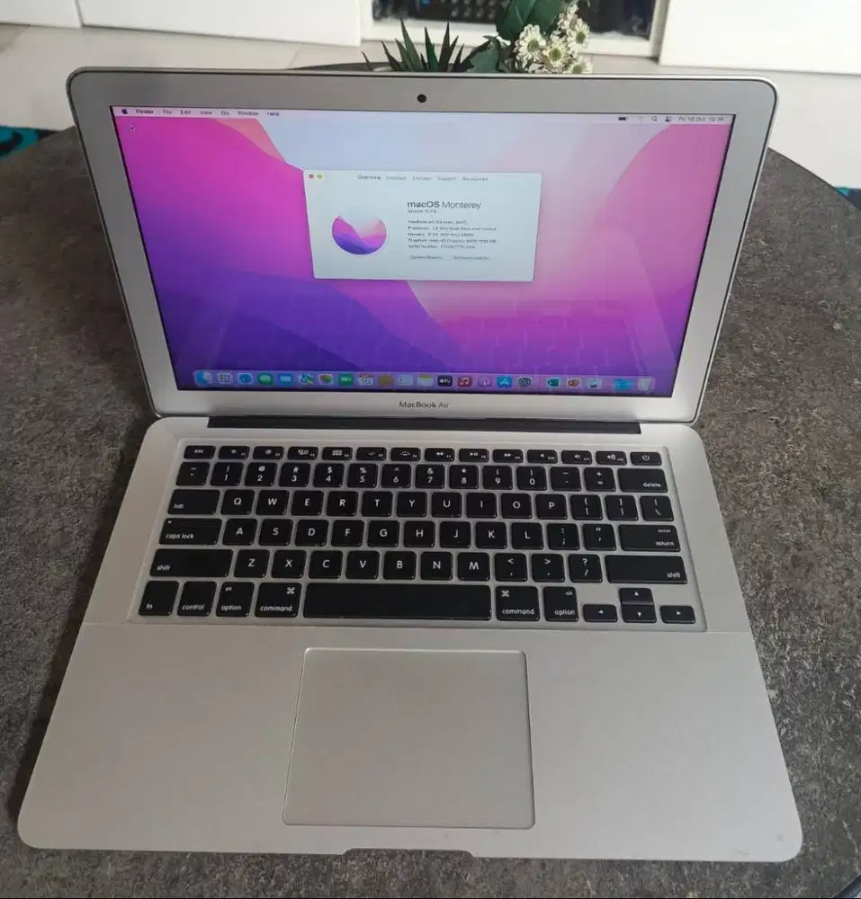 Macbook Air 13” 2017 model MQD32 Corei5 8GB 128GB CC1 Sangat Muluss