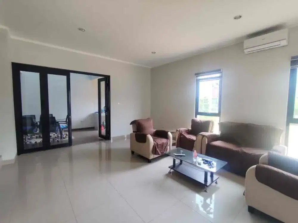 Dijual Rumah Hadap Timur Selatan di Cluster Regia, Summarecon Crown Gading