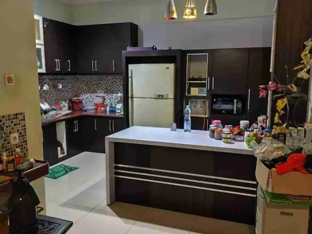 DIJUAL RUMAH ADA KOLAM RENANG DI BALIKPAPAN BARU BB
