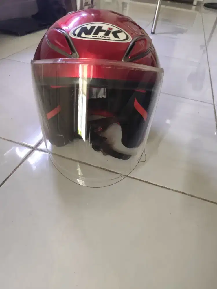 Helm NHK R6 merah