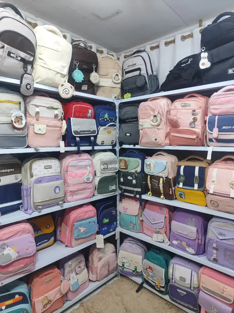 Host live tas ransel