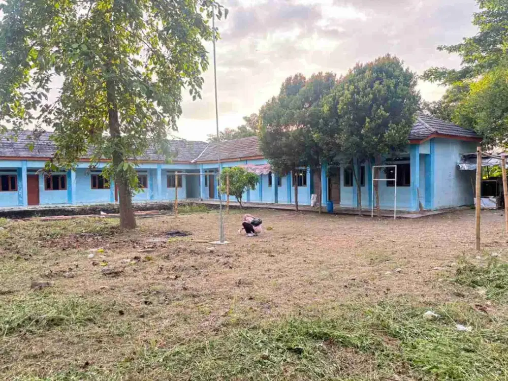 Dijual Cepat Bangunan Ex.Sekolahan Luas Tanah 2000 m² surat SHM -Rp.700 Jt Nego
Lokasi : Teratih Kota Serang Puri Anggrek