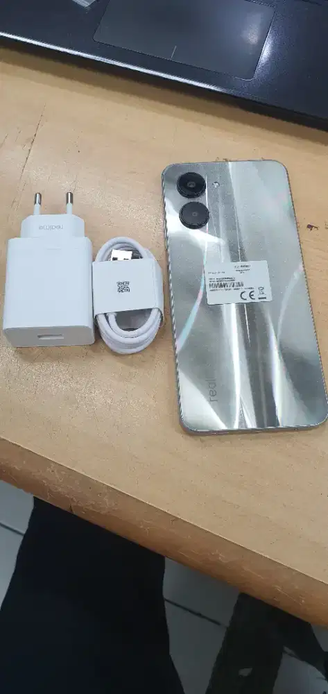 Realme C33 Ram 4+4/128gb Mulus ORI hp dan Cas Ori saja