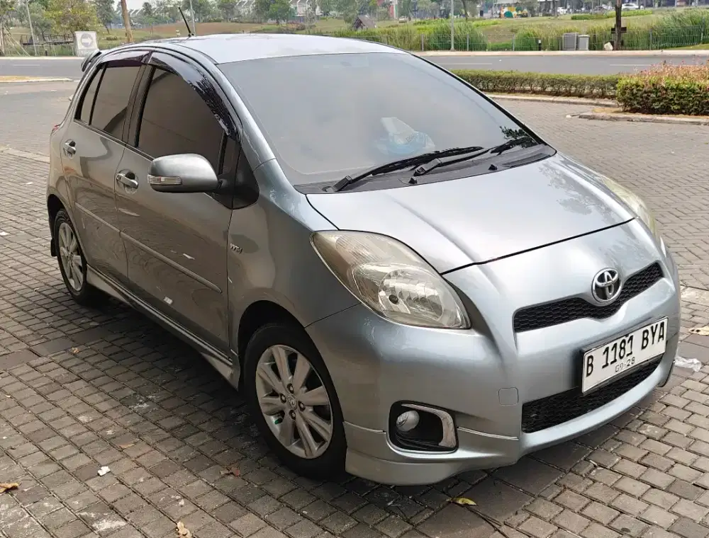 2013 Toyota Yaris 1.5 S Limited A/T - KM Sangat Rendah, Pajak Panjang