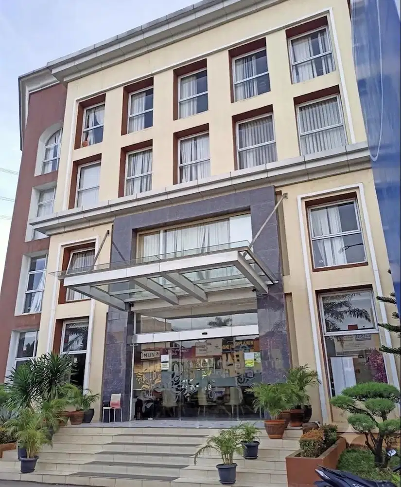 Dijual Gedung Komersial, strategis, boulevard kota depok, Jawa Barat.