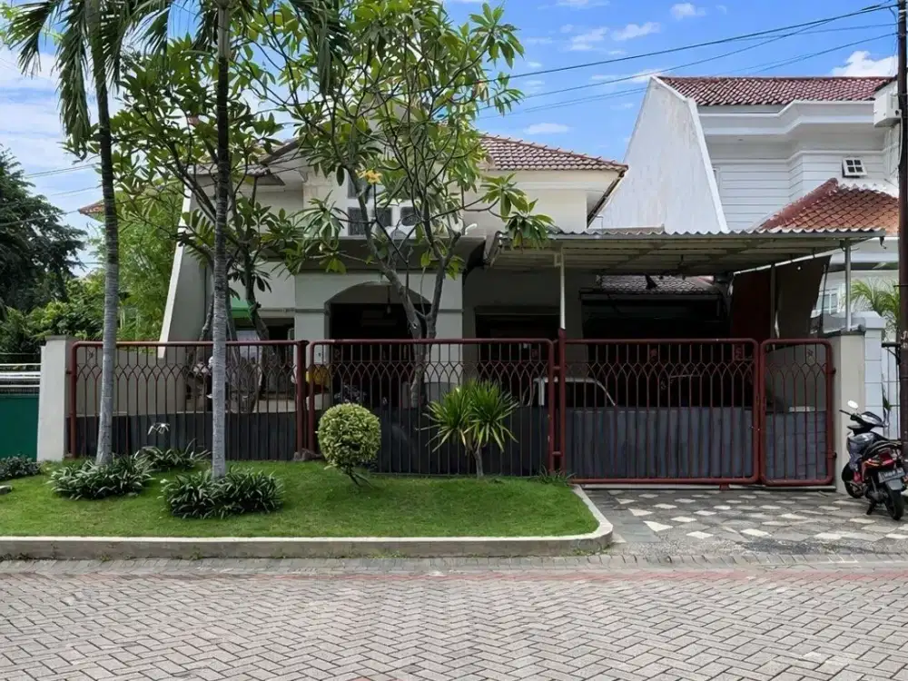 Rumah Araya Tahap 1 SIAP HUNI STRATEGIS ROW 3 MOBIL Akses pembantu sendiri, garasi 1, carport 2