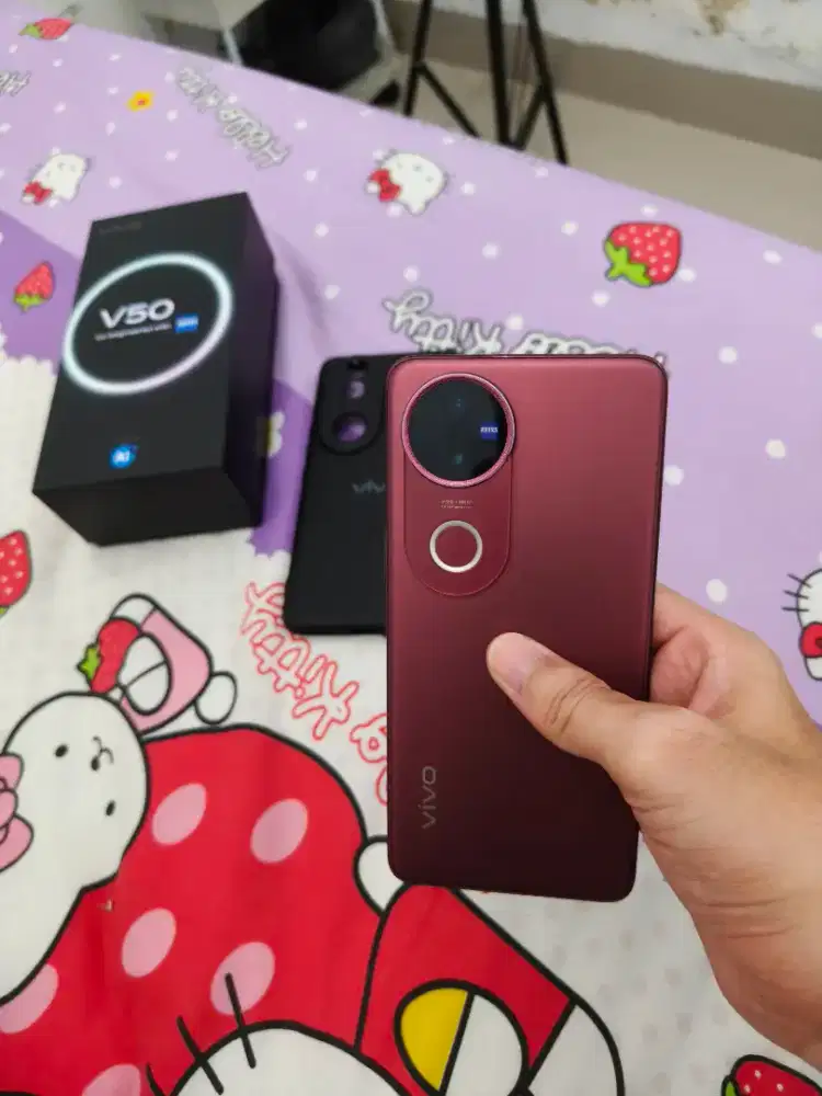 Vivo V50 5G Ancora Red