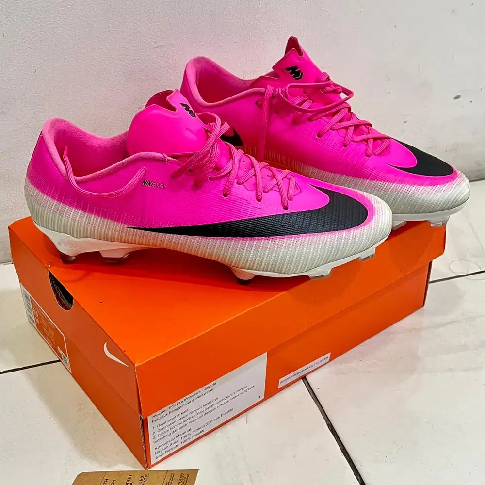 Sepatu bola nike mercurial size 42