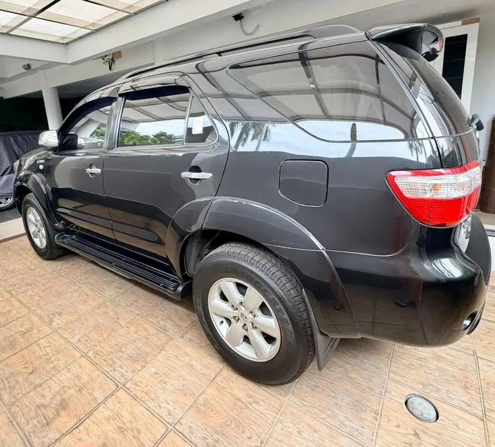 Toyota Fortuner 2010 Bensin