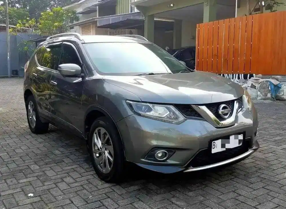 Dijual Nissan X-Trail T32 2.5 AT 2015 Service Record Resmi