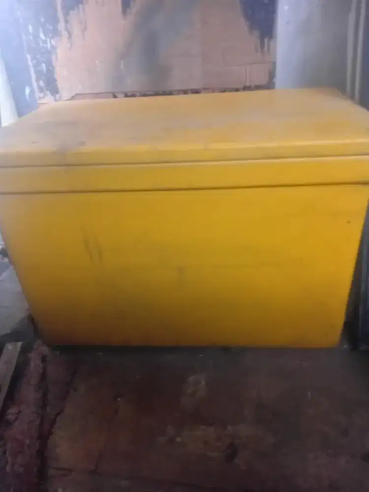 Box Es batu besar