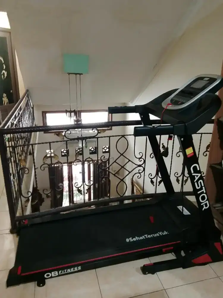Alat olahraga treadmill