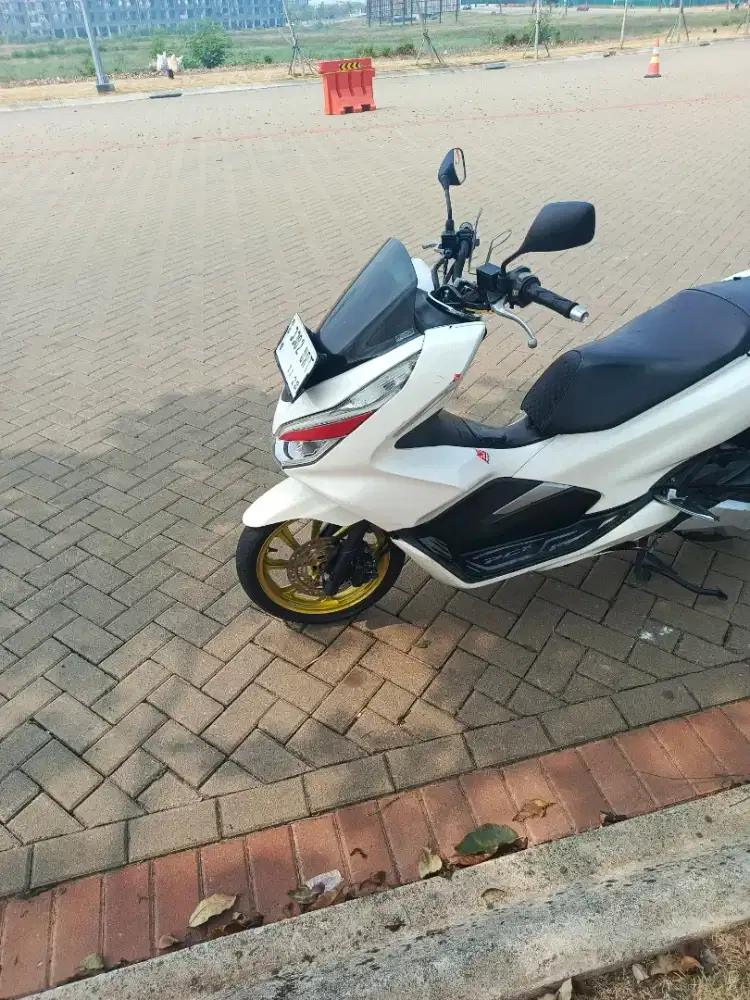 Pcx 2018 putih cat asli