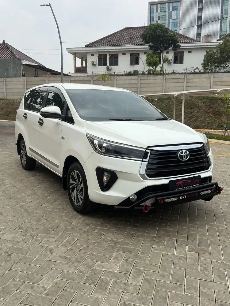 Toyota innova G luxury 2.0 bensin matic 2022 putih, mulus, termurah