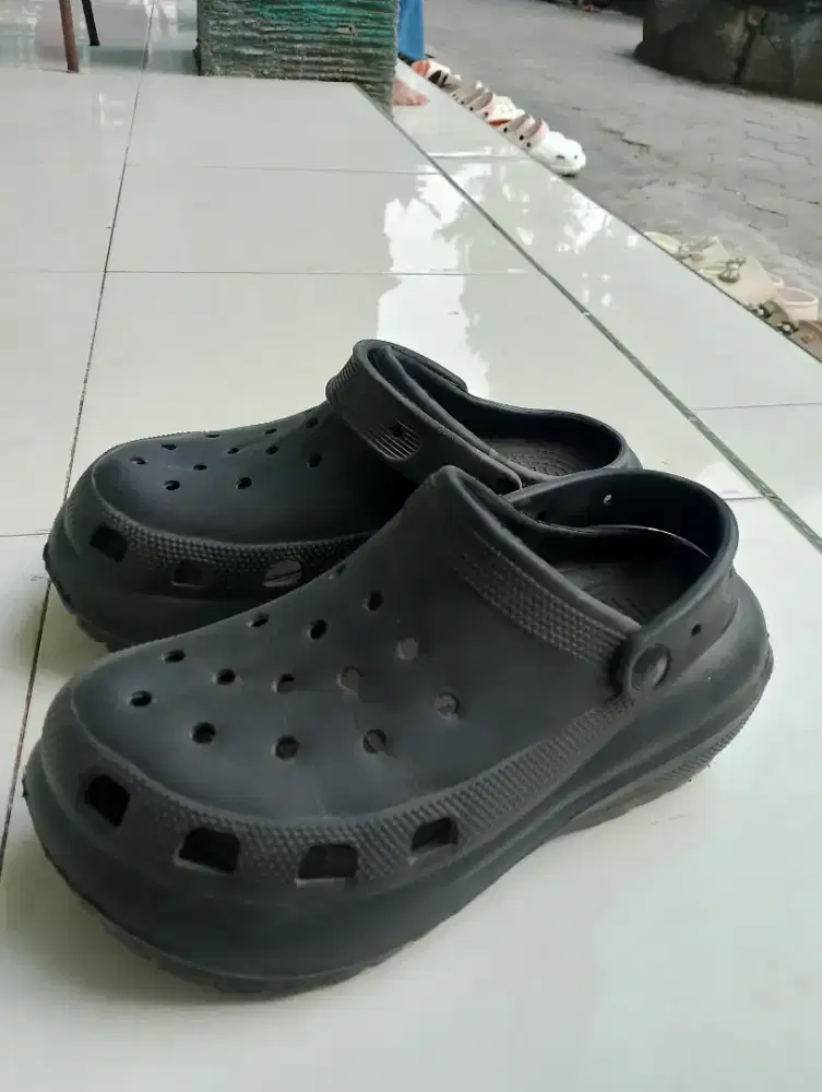 Sepatu + sandal + tas