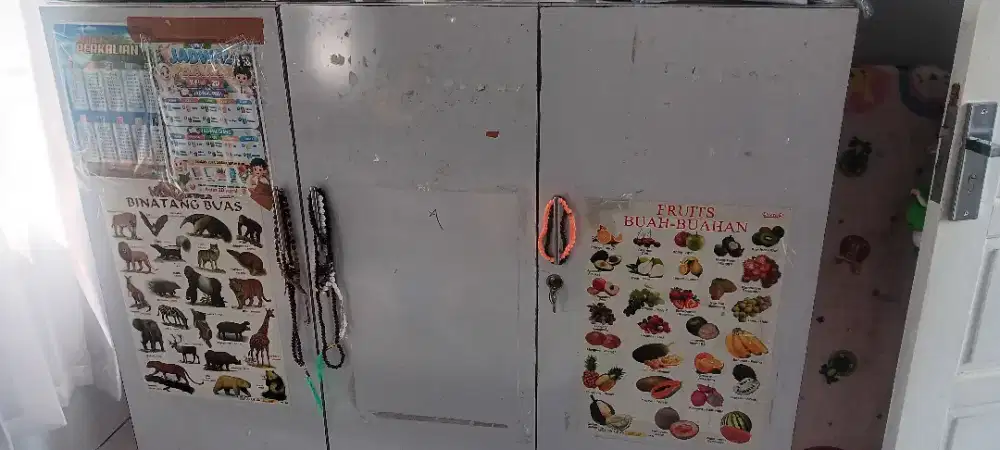 Lemari baju atau bisa untuk buku