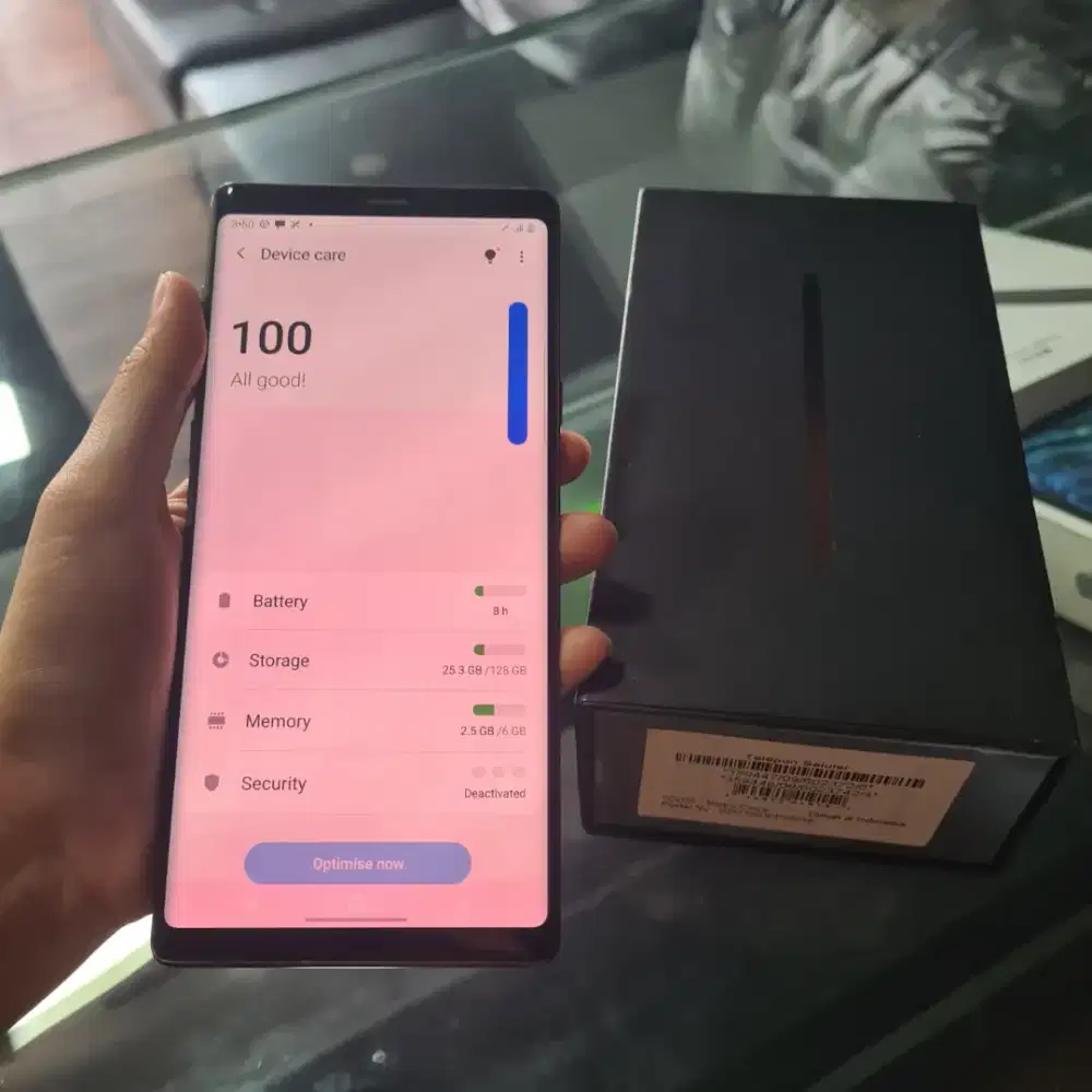 Samsung Galaxy Note 9 RAM 6GB Internal 128GB warna Shadow.