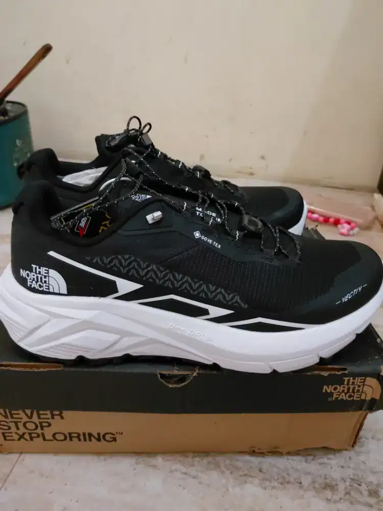 Di jual sepatu masih bisa Nego Gais