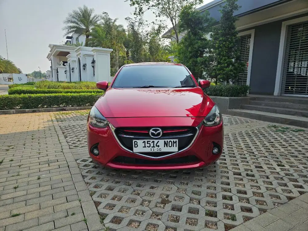 Mazda 2 1.5 R Skyactive Tahun 2015 Merah AT