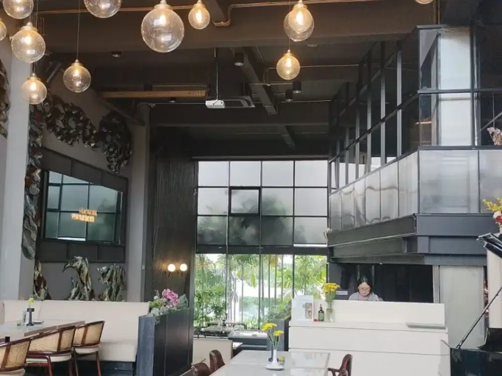 FOR RENT N FOR SALE Bangunan Komersial  Main Road - Surabaya Barat