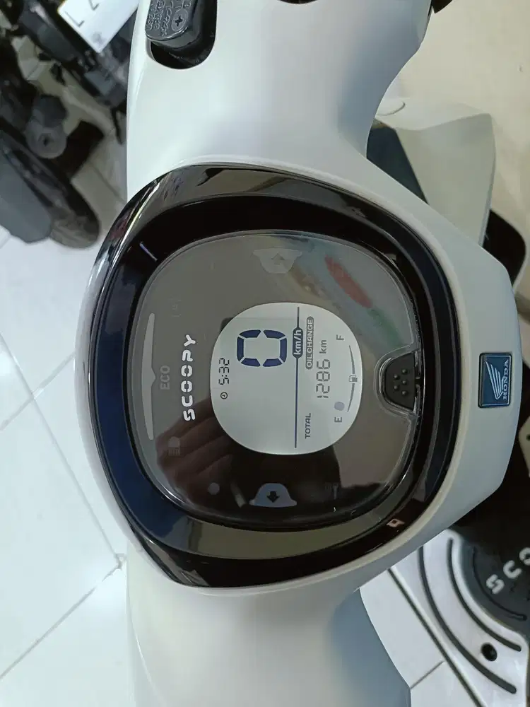 SCOOPY ESP STYLISH PRESTIGE KEYLLES REMOT 2025 KM 1000 BISA KREDIT