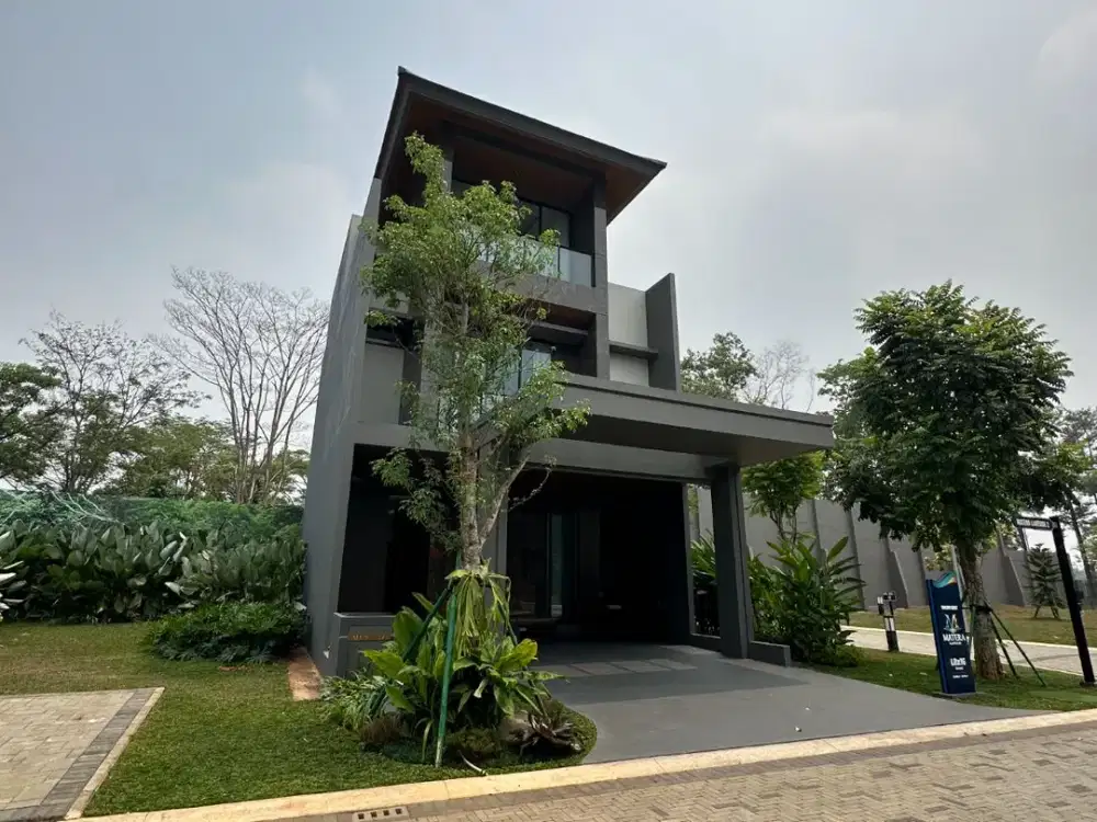 Rumah 3 lantai samping danau di gading serpong