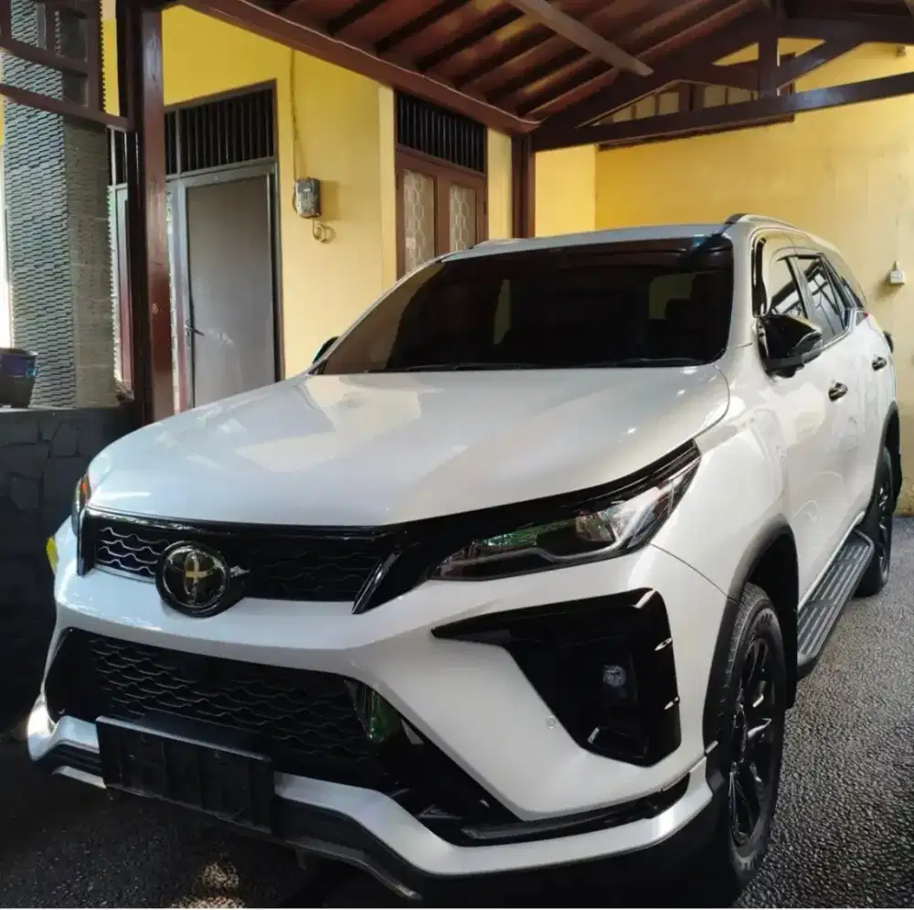 Fortuner Legender GR 2.8 2024 (KM 14rb)