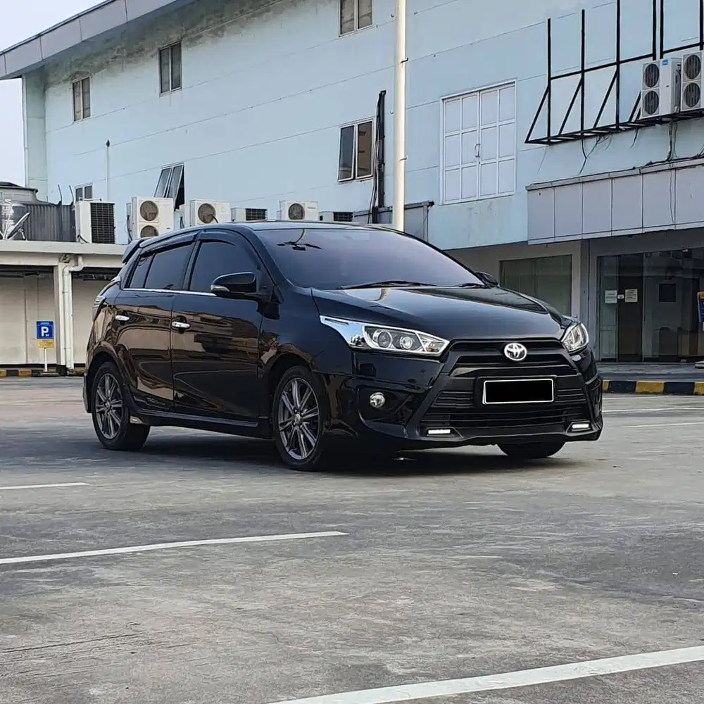 (TDP 35JT) LOW KM 70 RB ! TOYOTA YARIS S TRD SPORTIVO AT 2015 HITAM !