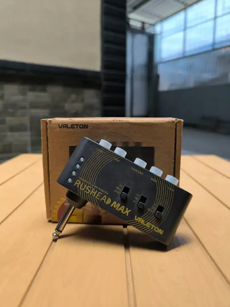 Pocket Amp Valeton Rushead Max