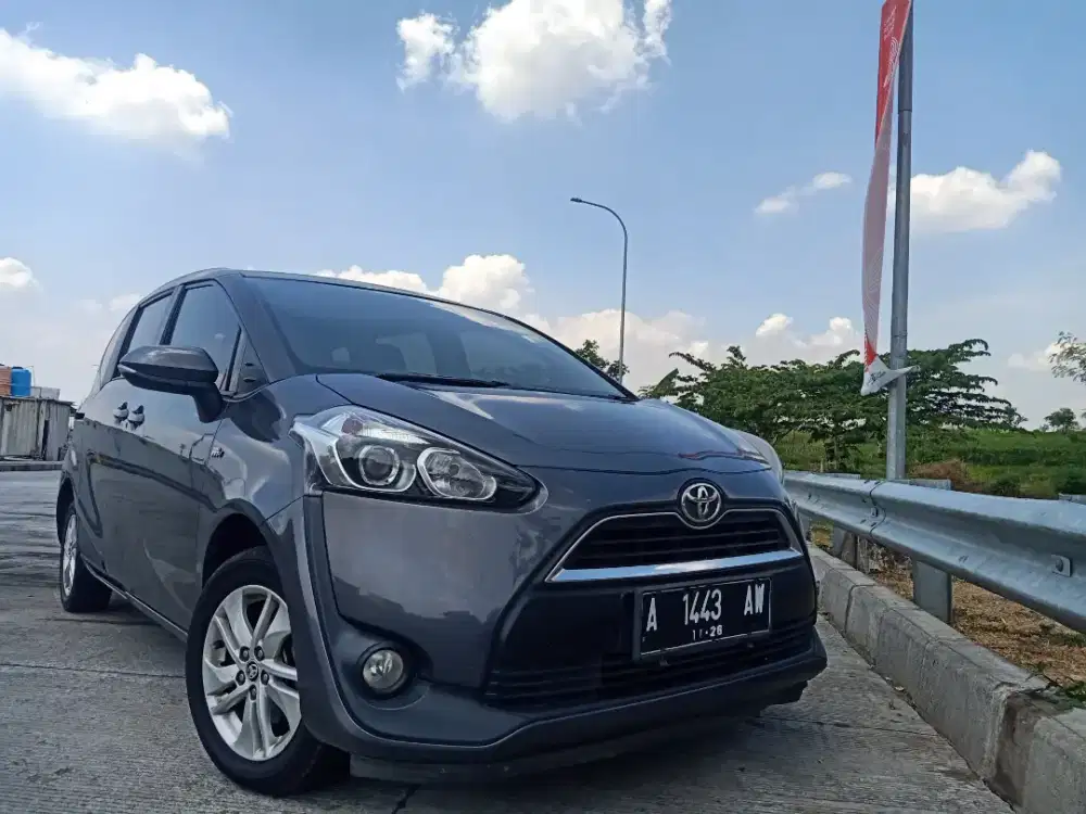 Toyota Sienta G MT