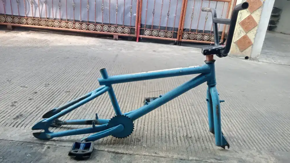 Frame sepeda BMX jadul GT ukuran 20