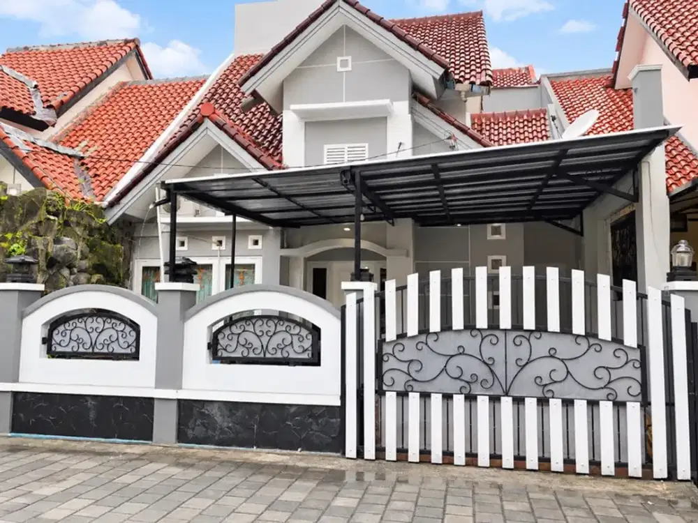 Rumah 2 Lantai Dekat Stadion Maguwoharjo Sleman