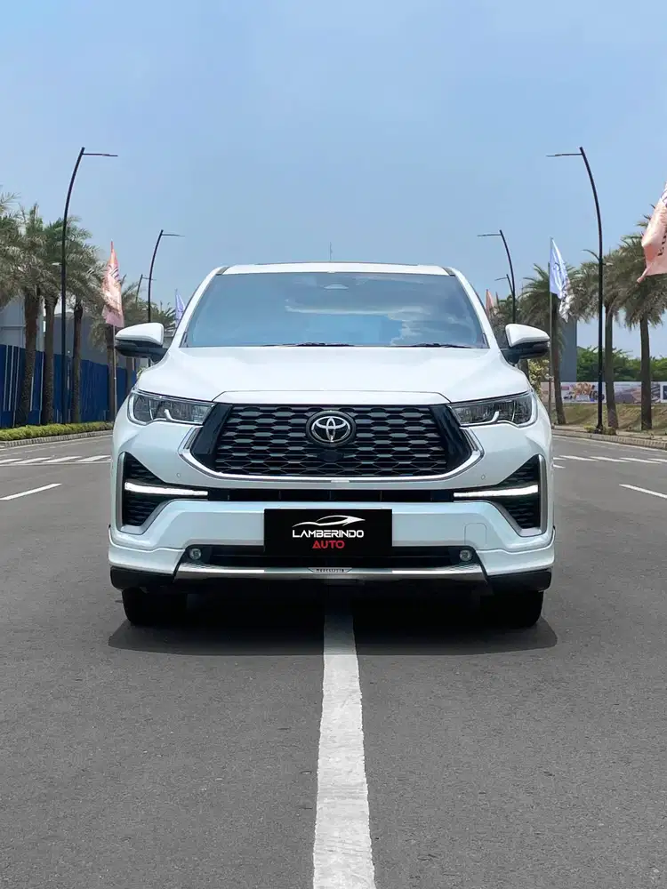 TOYOTA INNOVA ZENIX Q HYBRID MODELLISTA 2023 PUTIH MULUS KM RENDAH ODO