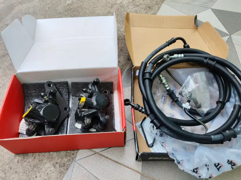 Kaliper NMAX New dan selang Original set depan belakang