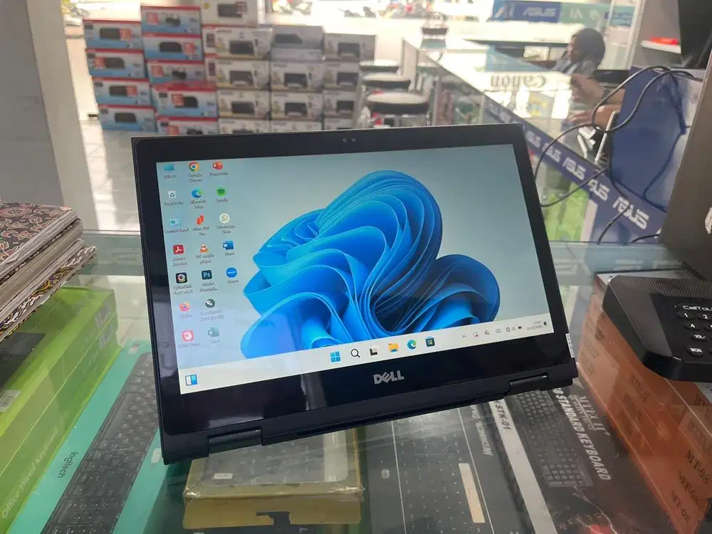 Laptop Dell Latitude 2 in 1 i5 gen8 ram 8gb ssd 256gb Touch