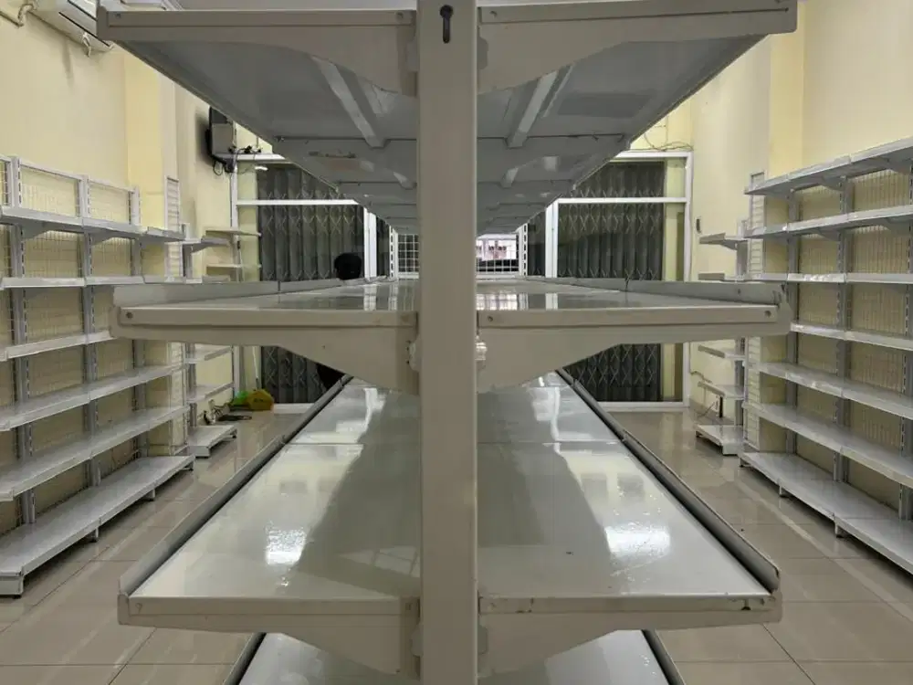 Ruko Luas 100m Siap Pakai di Harapan Indah Kota Bekasi