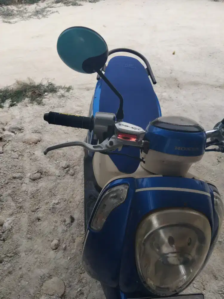 D jual Honda scoopy 2015