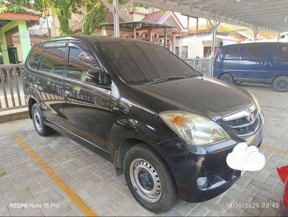 toyota avanza (2010)