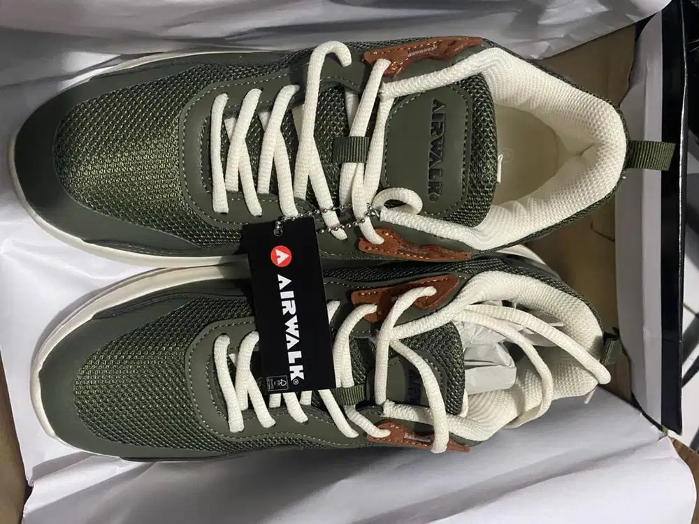 airwalk hunt green size 40